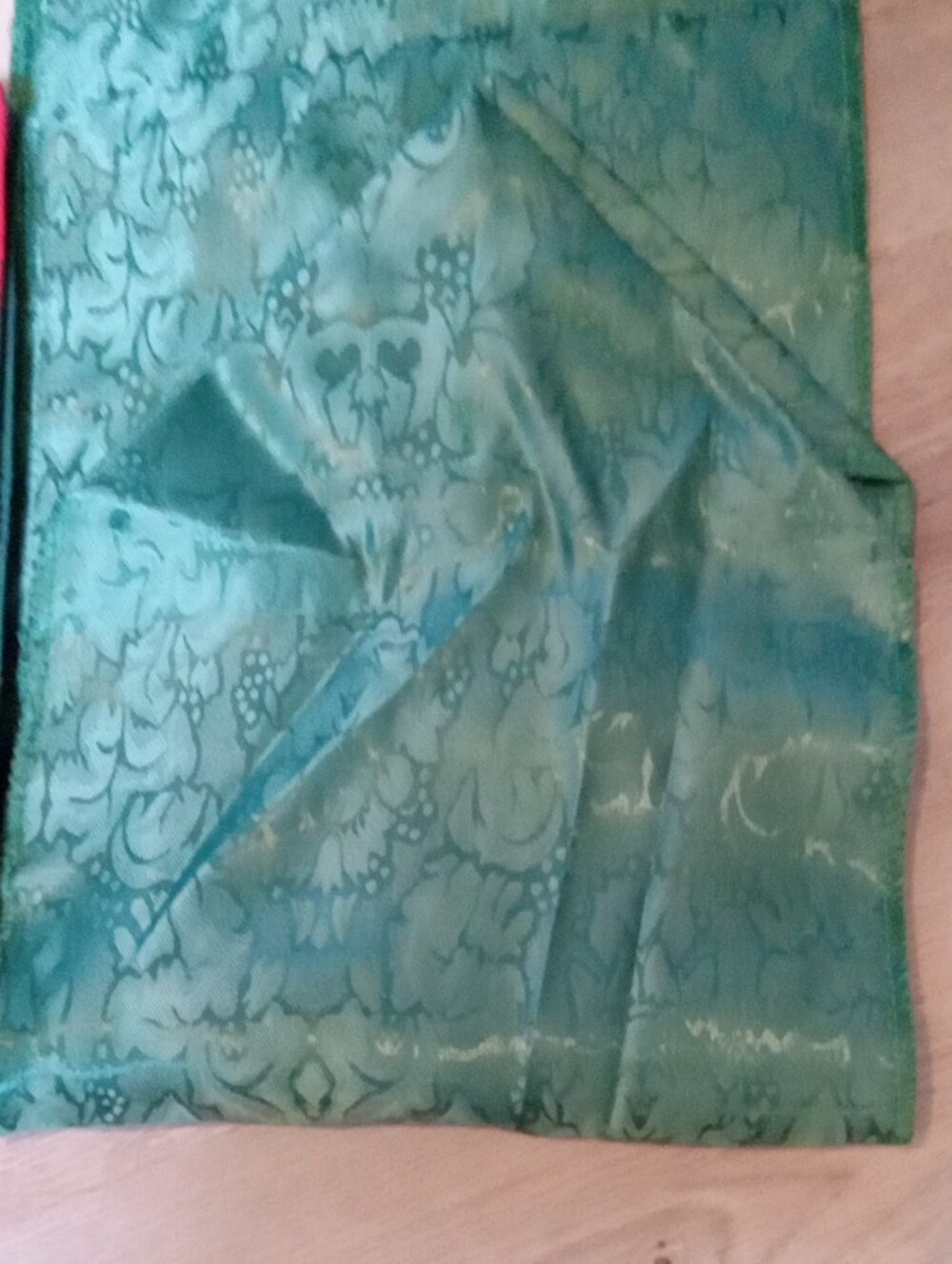 Christmas Table Runner Set - Picture 5 of 7